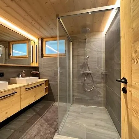 Etrier - In With Access To Pool, And Facilities Lejlighed